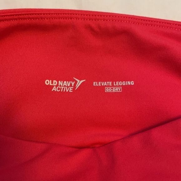 Bundle of Old Navy cropped leggings - Picture 3 of 3